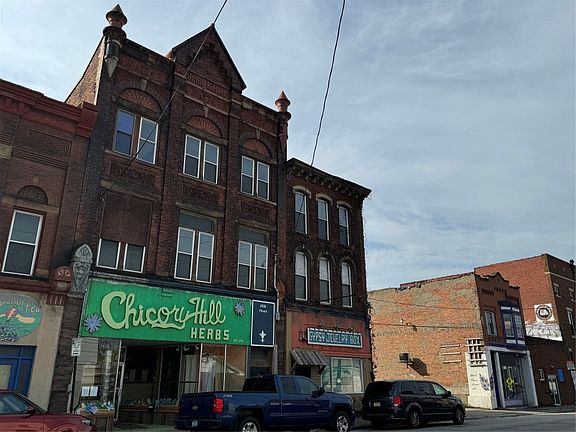 2nd image of 2516-08 Peach St
