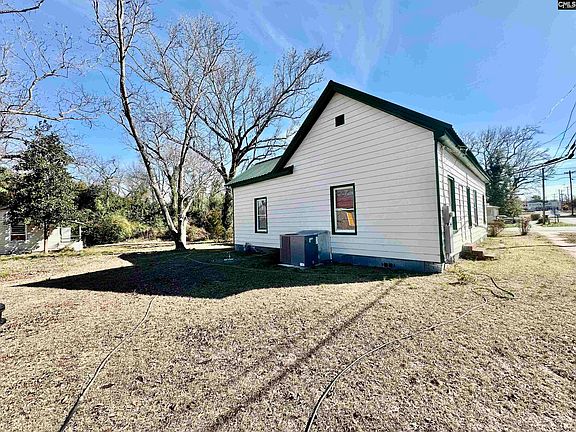 3rd image of 250 Cedar Ave