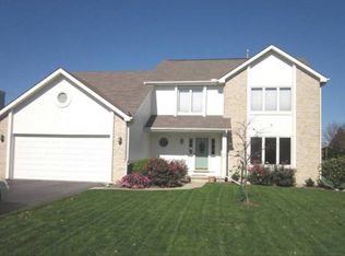 2065 Lexington Rd, Perrysburg, OH 43551