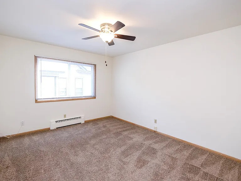 Pleasant Ave Apartments — Photo 28