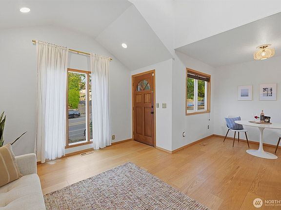 5th image of 5028 N Vassault Street