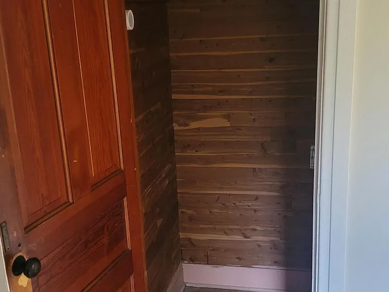 Master Bedroom Cedar closet