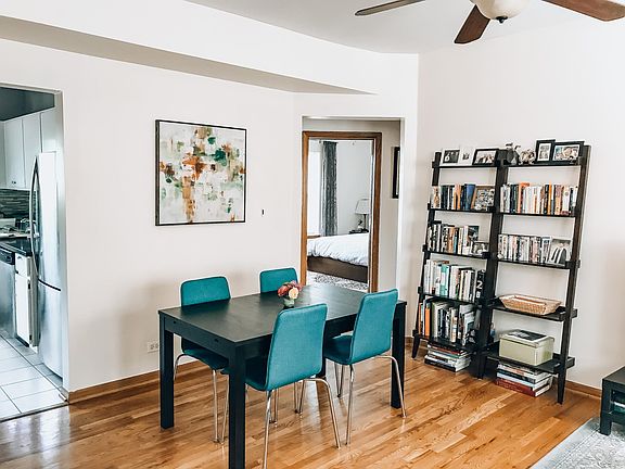 2nd image of 4409 N Sacramento Ave APT 2