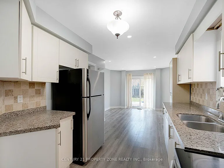 3893 Manatee Way #UPPER — Photo 11
