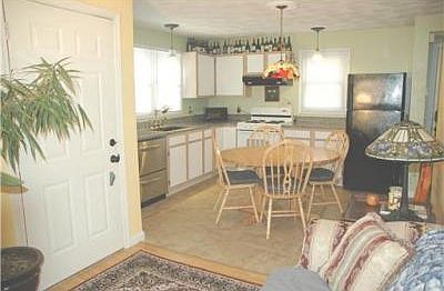 4th image of 104 De Pasquale Ave