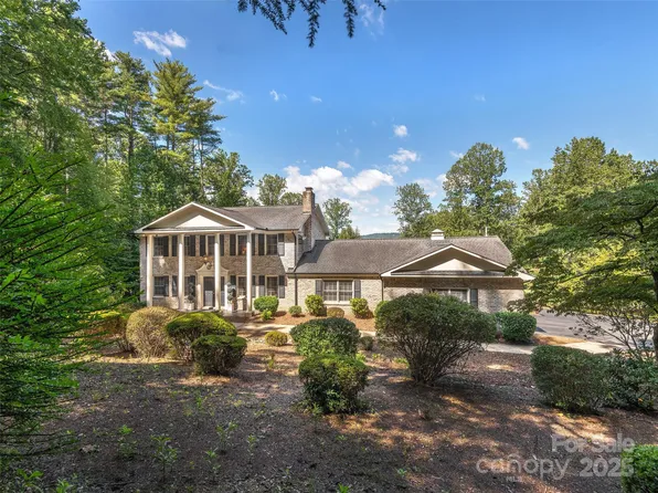 403 Estate Dr, Hendersonville, NC 28739