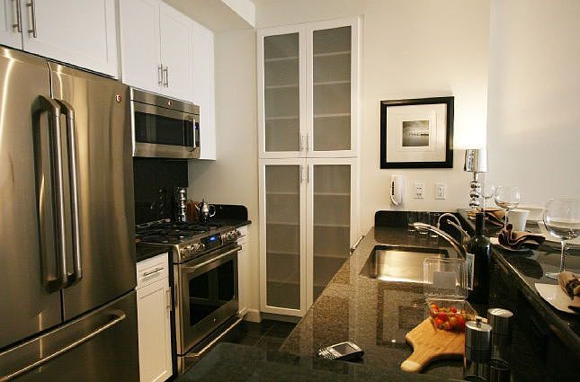1st image of 320 W 38th St APT 929