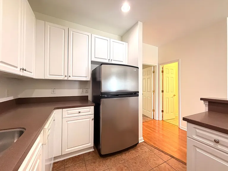 4105 Perrine St — Photo 6