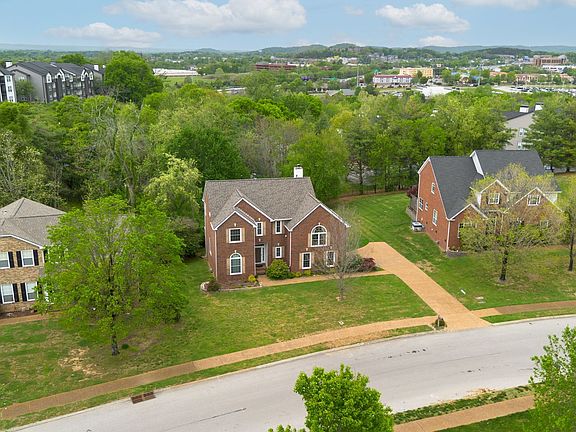 5th image of 369 Dandridge Dr