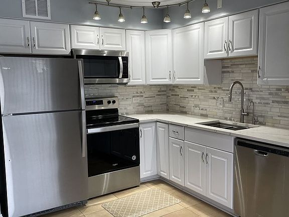 2nd image of 1412 Carol Ct APT 3A