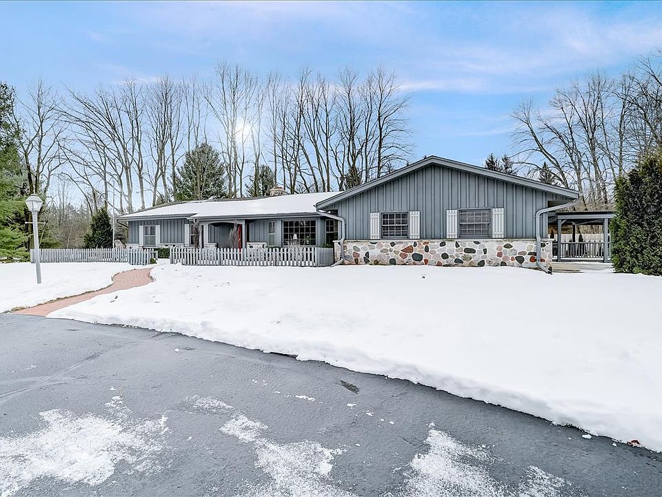 1st image of 11555 Hidden Valley Dr