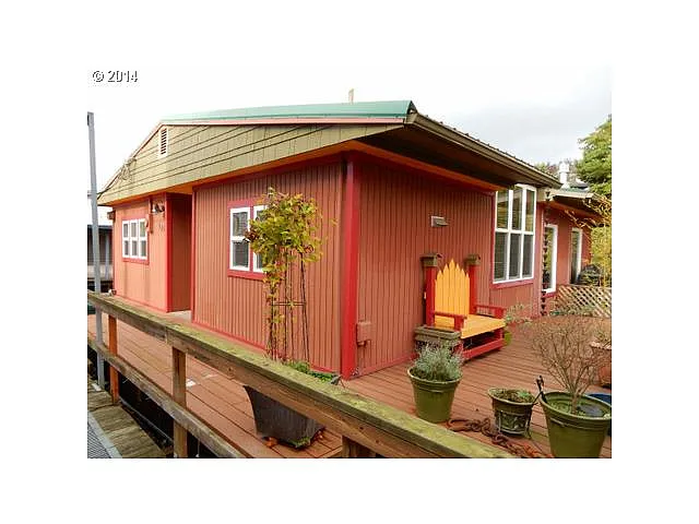 394 N Tomahawk Island Dr photo 1