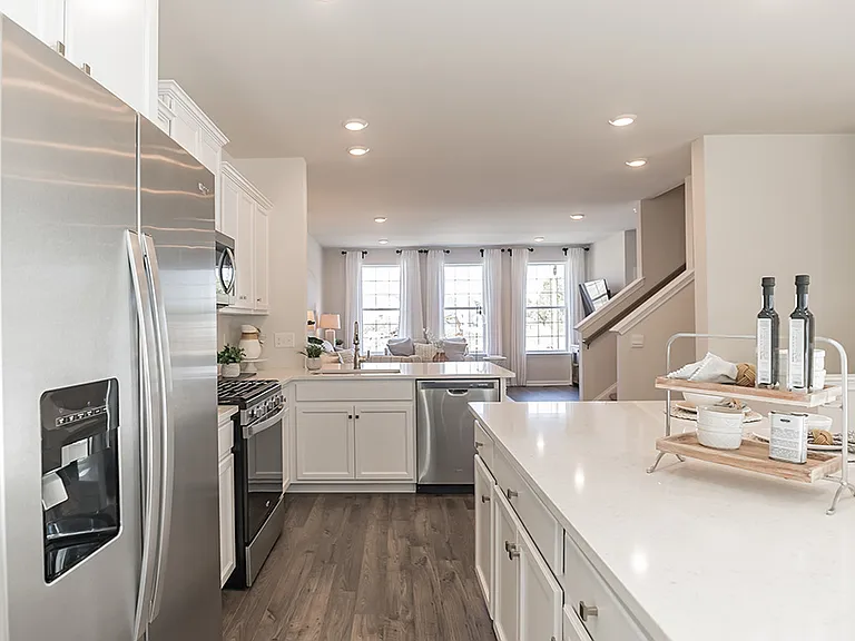 515 N Palace Dr — Photo 4