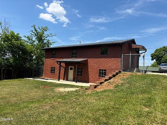 3rd image of 709 8th St