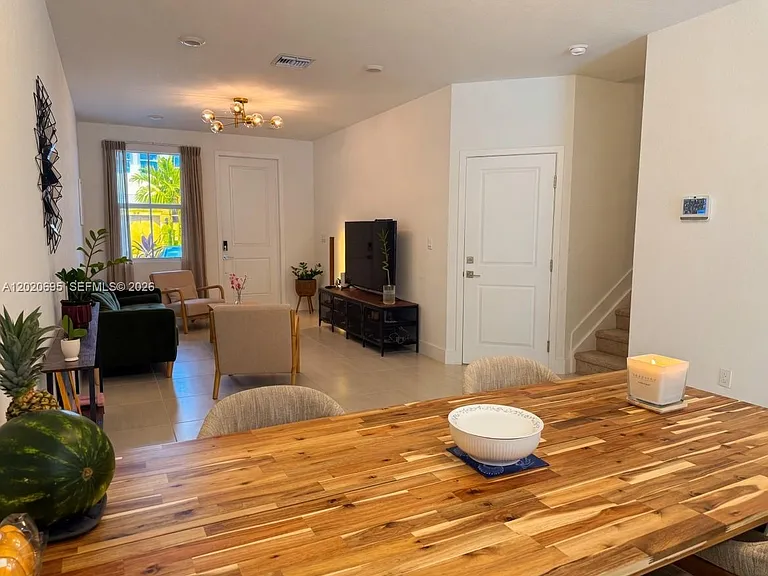 217 SW 170th Ave — Photo 5