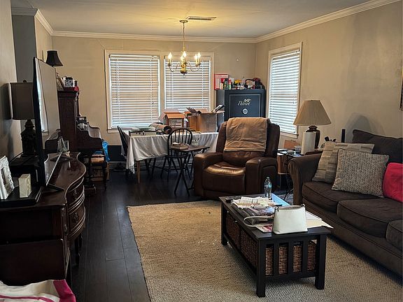 4th image of 2144 Meadow Lane Dr