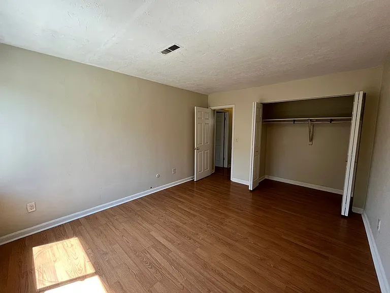 6780 5th Ave — Photo 16