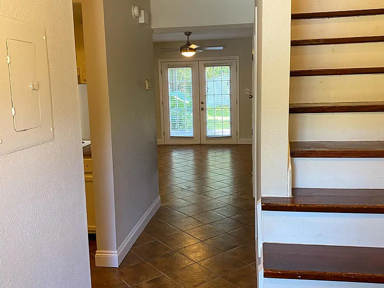 8125 Stonebrook Dr — Photo 2