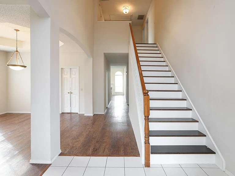 206 Howley Ct — Photo 9