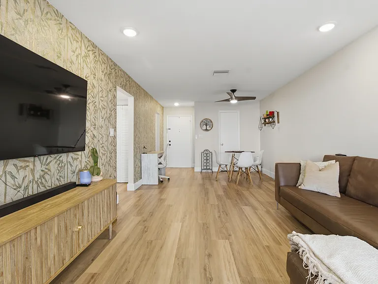 4611 W Fig St #103 — Photo 17