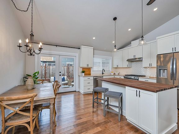 3rd image of 479 Shannon Way