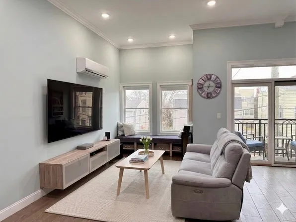 37 Spruce Street image 1 of 26