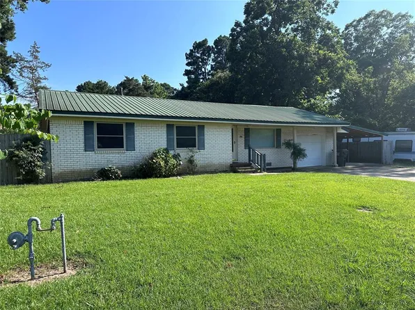 910 SE Jackson St, Idabel, OK 74745
