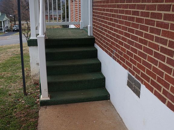 2nd image of 1123 Fisher Ave