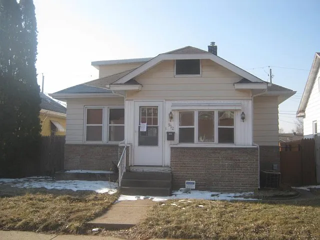 912 42nd Ave photo 1
