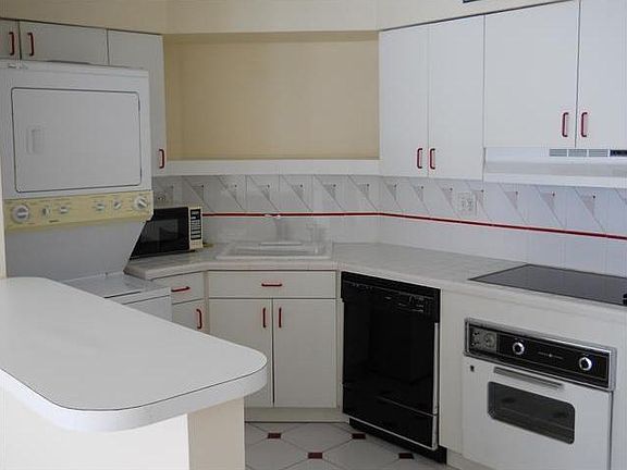 3rd image of 1408 Brickell Bay Dr APT 1112