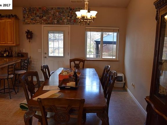 5th image of 1065 Shadow Mountain Dr