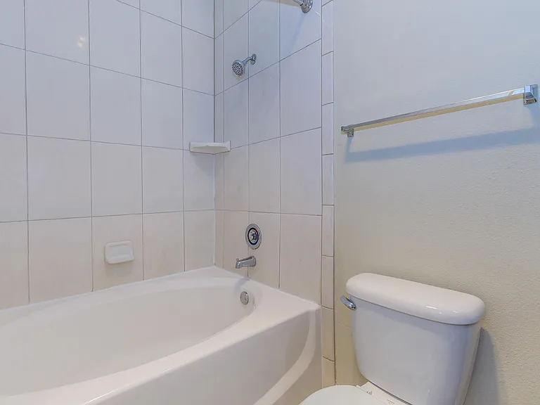 Arista Apartments — Photo 13