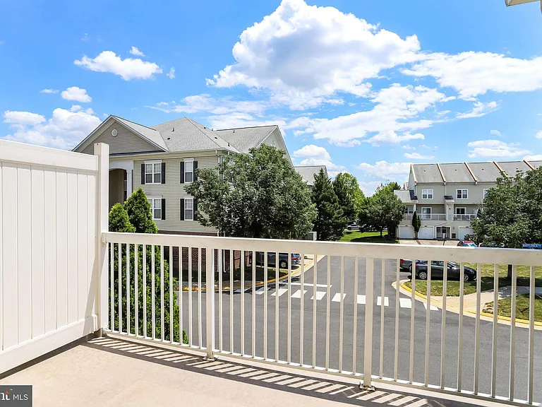 42526 Mayflower Ter — Photo 38