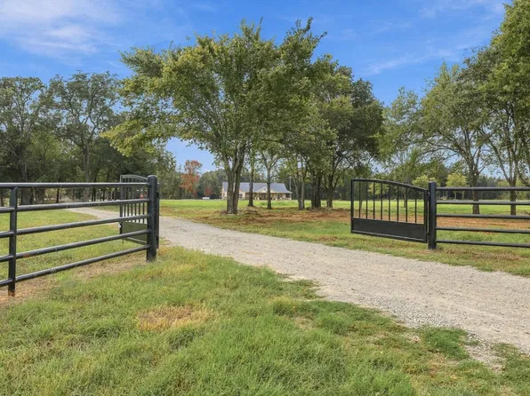 916 Cleve Cole Rd, Denison, TX 75021