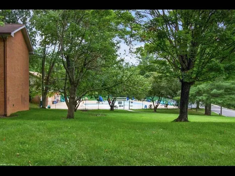 1724 Donlee Dr — Photo 8