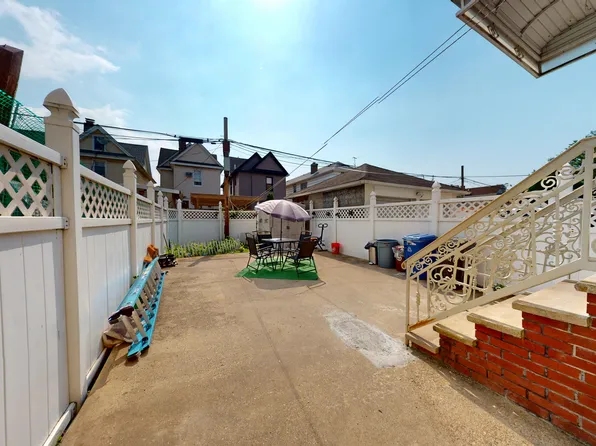 1563 East 46th Street image 17 of 19