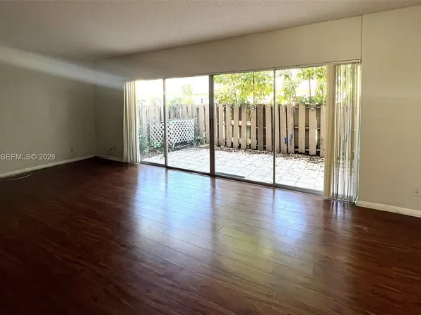 8249 NW 8th Pl #4, Fort Lauderdale, FL 33324