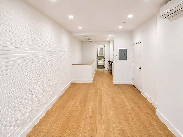 92 Atlantic Ave #Townhouse 1 — Photo 4