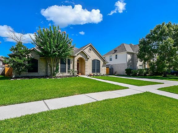2nd image of 10018 Park Meadow Dr