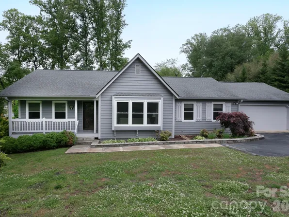 104 Richards Dr, Hendersonville, NC 28792