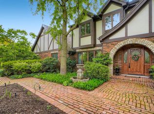 881 Muirfield Rd, Inverness, IL 60067