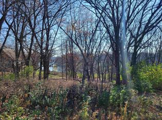 2A32 Hidden Spring Ln, Apple River, IL 61001