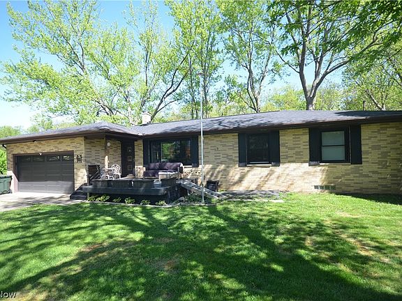 2nd image of 321 Greenbriar Dr