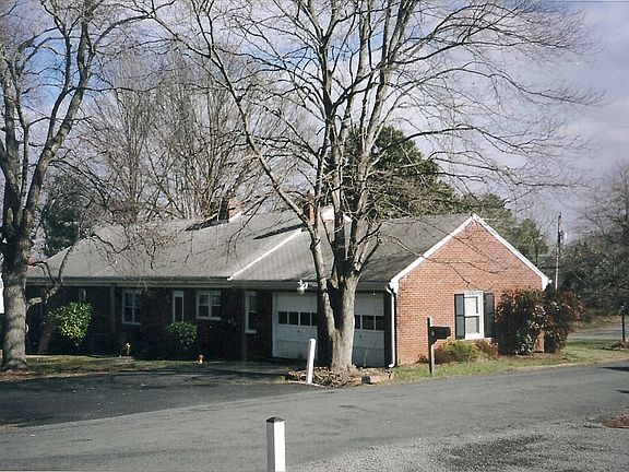 2nd image of 200 Ellisville Dr