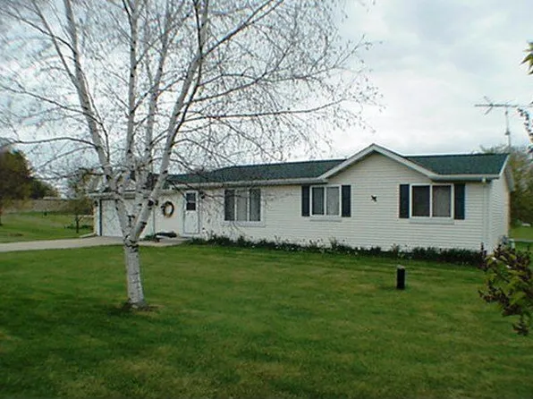N4051 Lincoln Rd, Rubicon, WI 53078