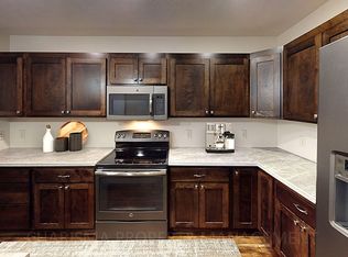 3 BD, 2 BA IN TEA! LOCATION! LOCATION! LOCATION! AMENITY FILLED, PET FRIENDLY TOWN HOME!, Tea, SD 57064