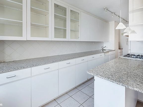 5th image of 1334 3rd Ave #8E