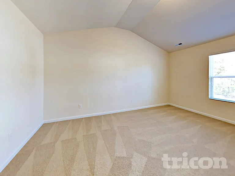 1357 Waylon Ave — Photo 9