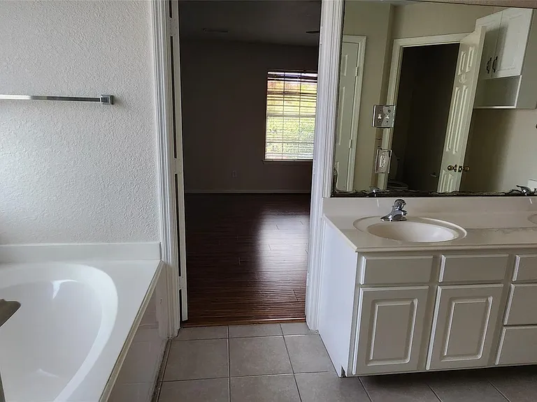 9710 Fieldbloom Ln — Photo 14