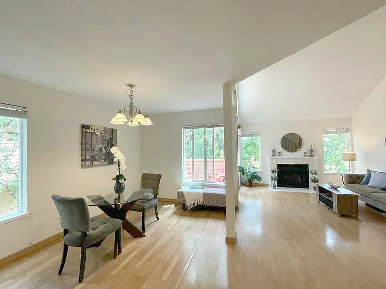 5306 Borneo Cir — Photo 6